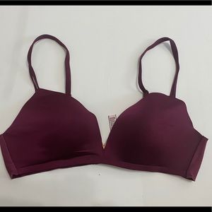 Victoria’s Secret 36B bra. Wireless
